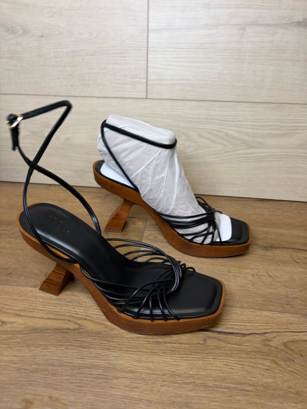 INC International Concepts Rashelp Black Beauty Strappy Platform Sandal Size 10M